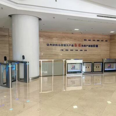 Buen precio Puertas de plataforma personalizables para aplicaciones industriales, comerciales y de servicio pesado en línea