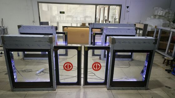 Buen precio Puerta corredera de pasajeros montada en la superficie automática para la puerta de la bahía del metro en línea
