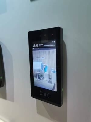 Buen precio Terminal de reconocimiento facial de aleación de aluminio IP66 impermeable de 10 pulgadas para control de acceso en línea